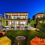 Deluxe Villa Ayshen With Private Swimming Pool *