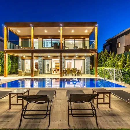 וילה Deluxe Emilie With Private Swimming Pool *