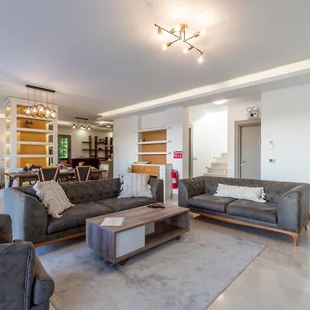 וילה Deluxe Emilie With Private Swimming Pool