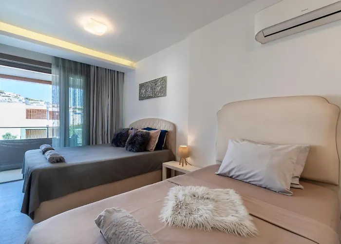 Deluxe Emilie With Private Swimming Pool Villa