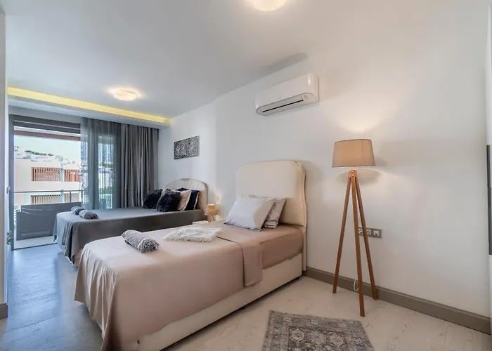 Villa Deluxe Emilie With Private Swimming Pool *